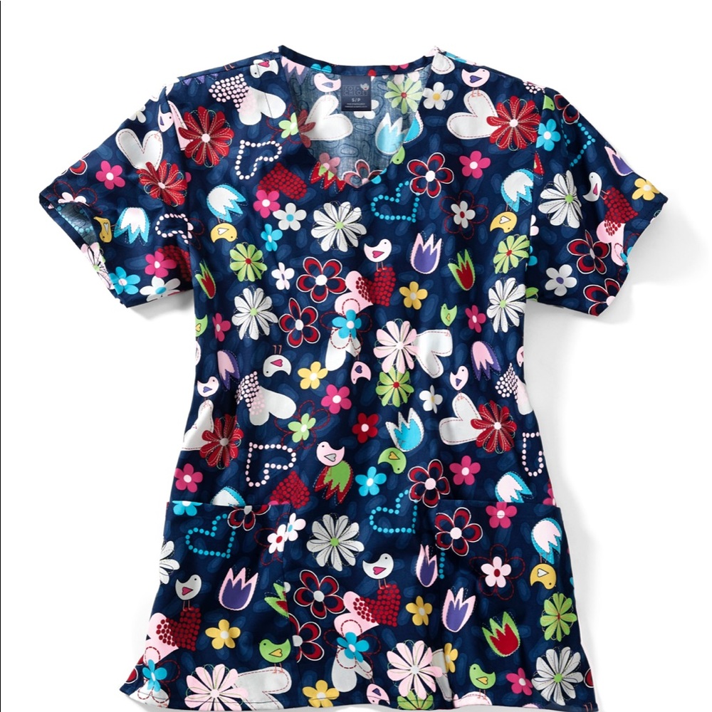 Zoe & Chloe print scrub top